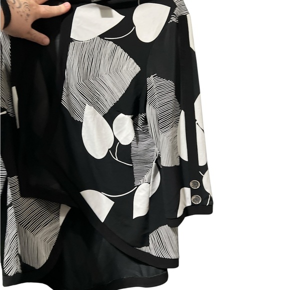 🍂 Frank Lyman Leaf Print Cardigan | Size 18 | Timeless Workwear Essential 🍂 - Picture 9 of 10